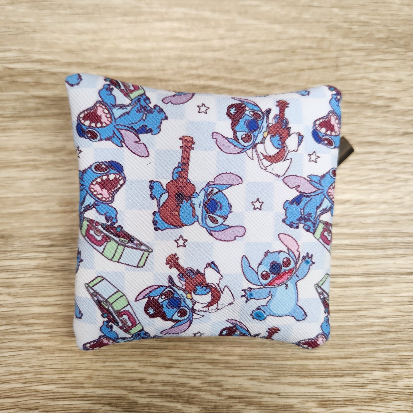 Aliens checkered petite pouch