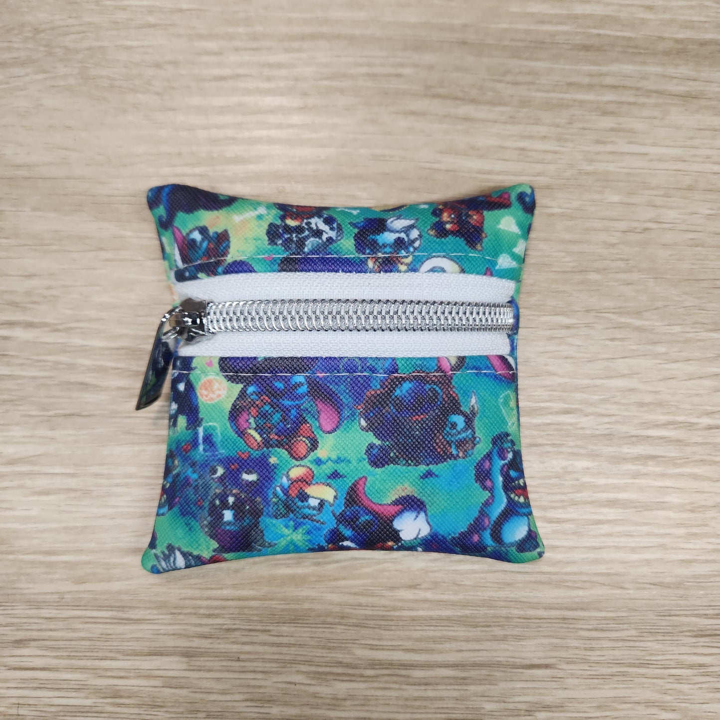 Aliens Dress up petite pouch