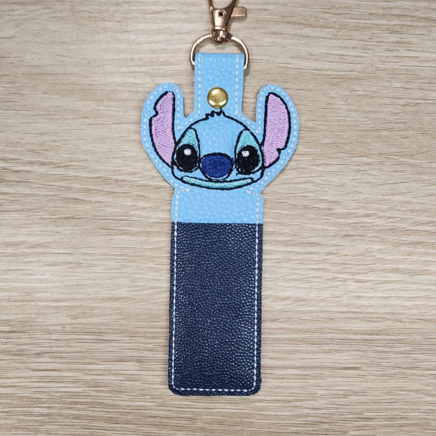 Friendly Alien lip balm holder keyring