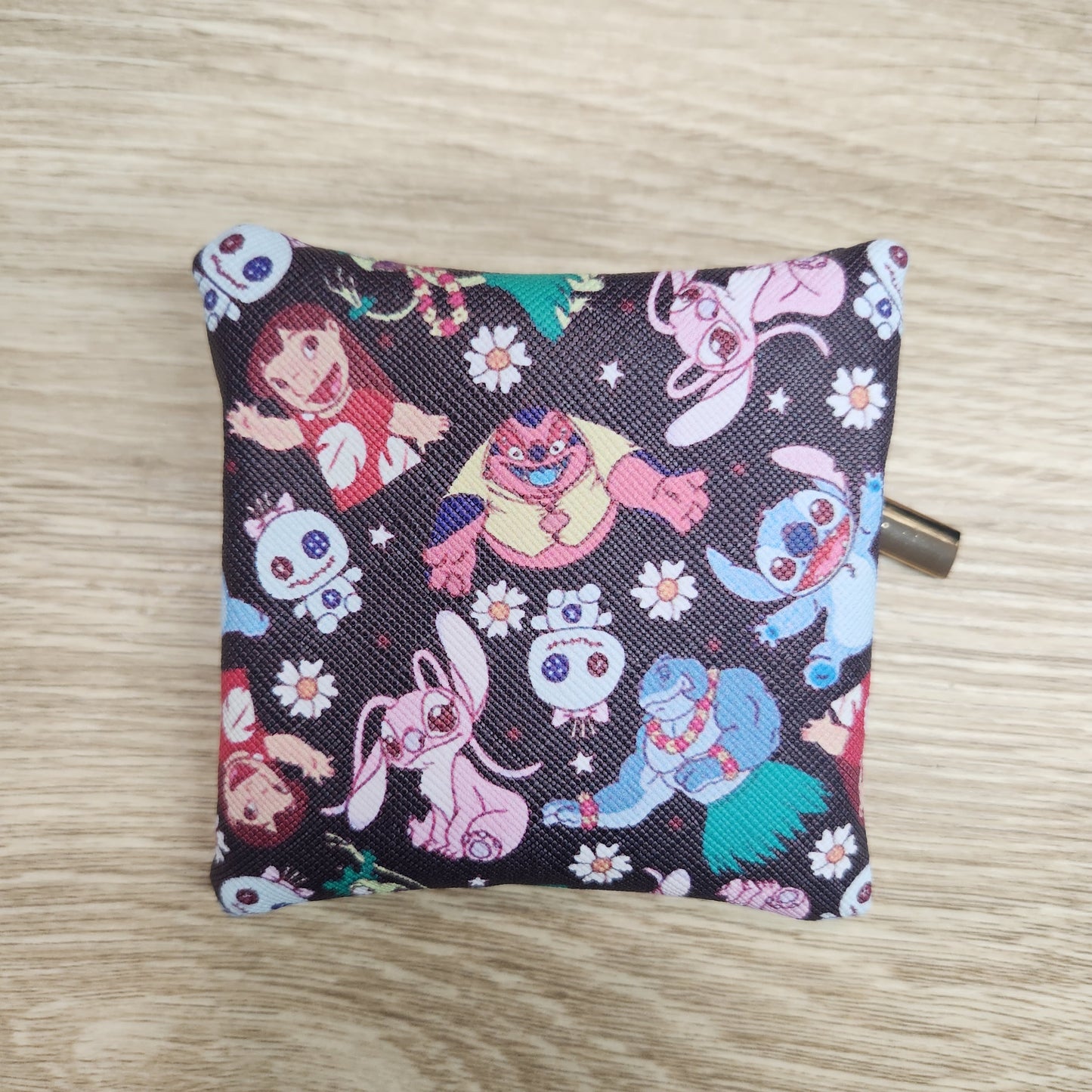 Aliens on black petite pouch