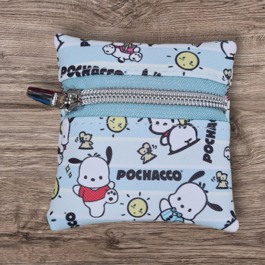 Friendly dog petite pouch