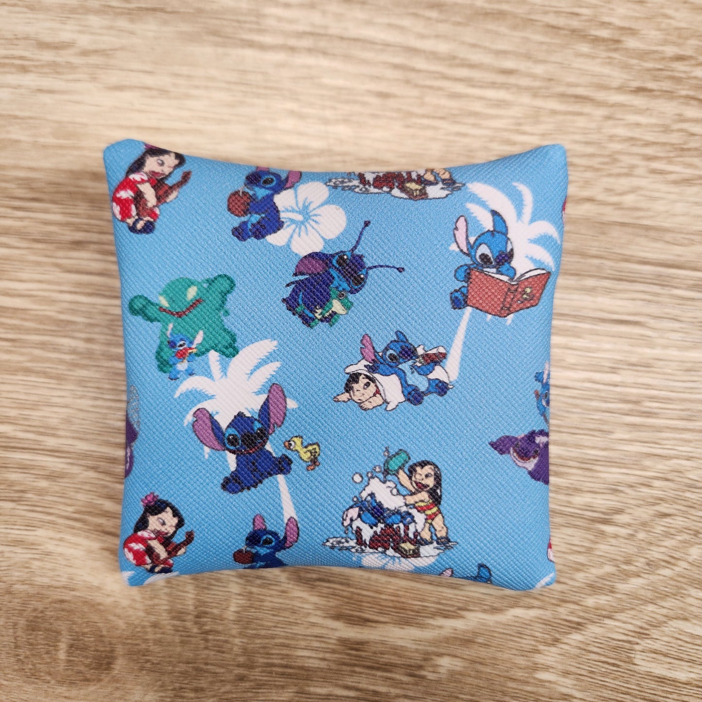 Aliens on blue petite pouch